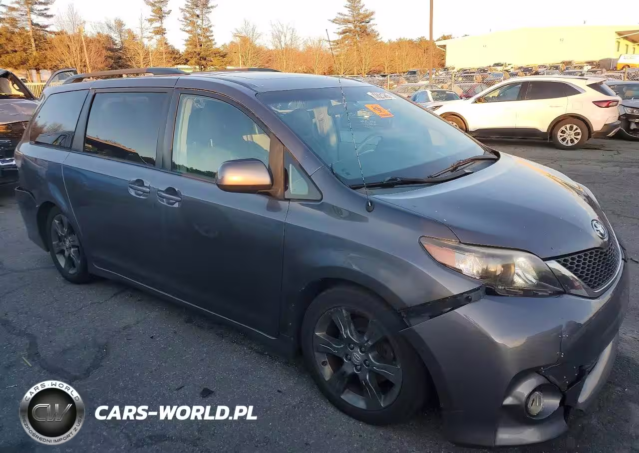 2011 Toyota Sienna Sport VIN:5TDXK3DC5BS105194 - 4