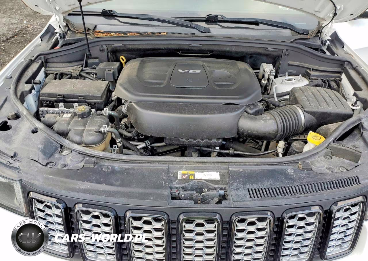 2018 Jeep Grand Cherokee Laredo VIN:1C4RJFAG5JC298404 - 12