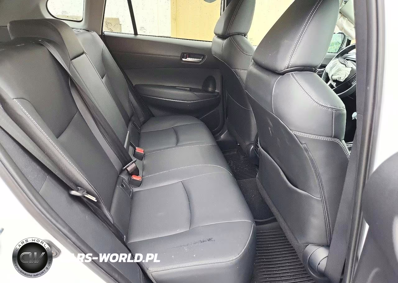 2022 Toyota Corolla Cross Xle VIN:7MUDAABG6NV037000 - 11