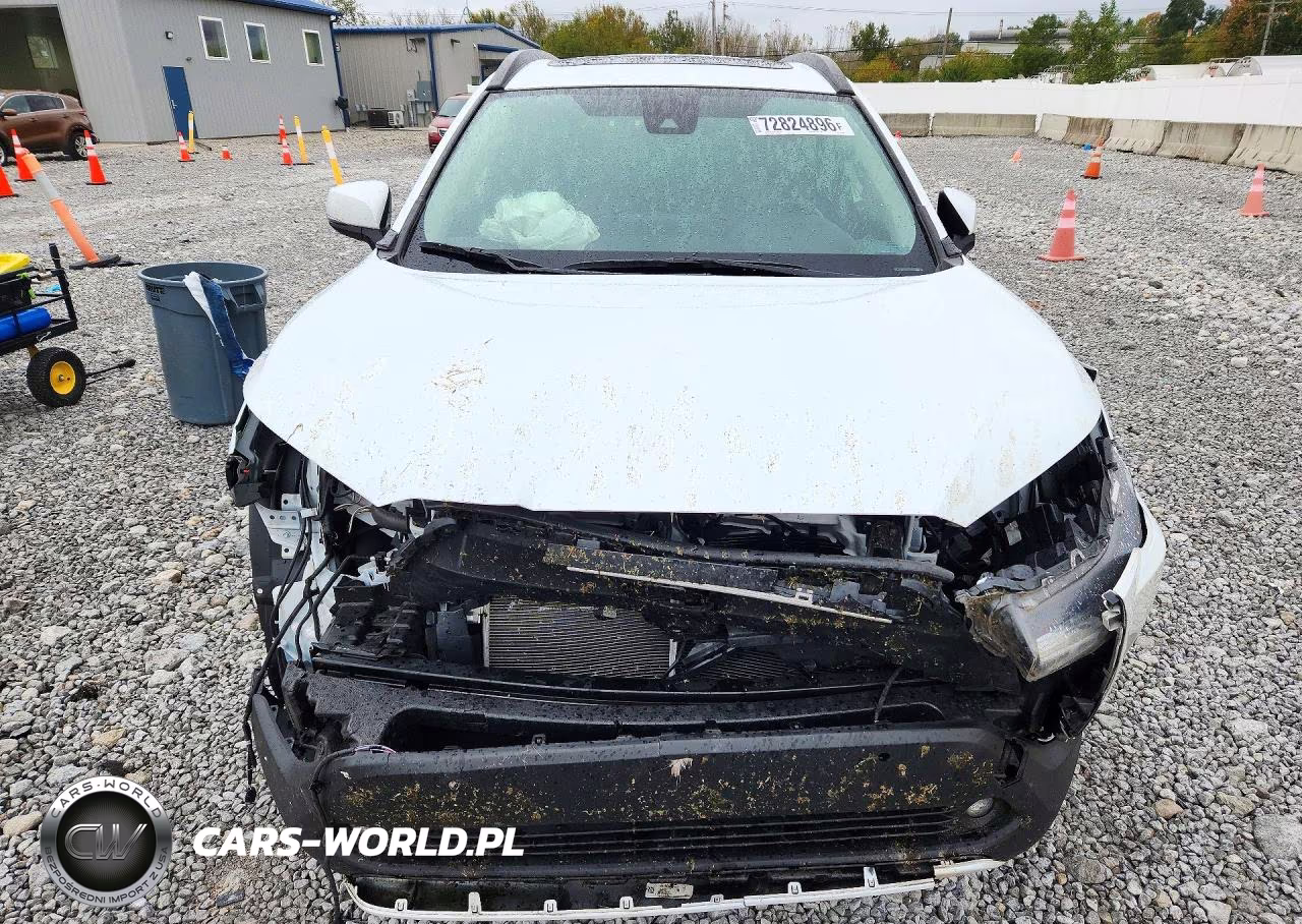 2022 Toyota Corolla Cross Xle VIN:7MUDAABG6NV037000 - 5