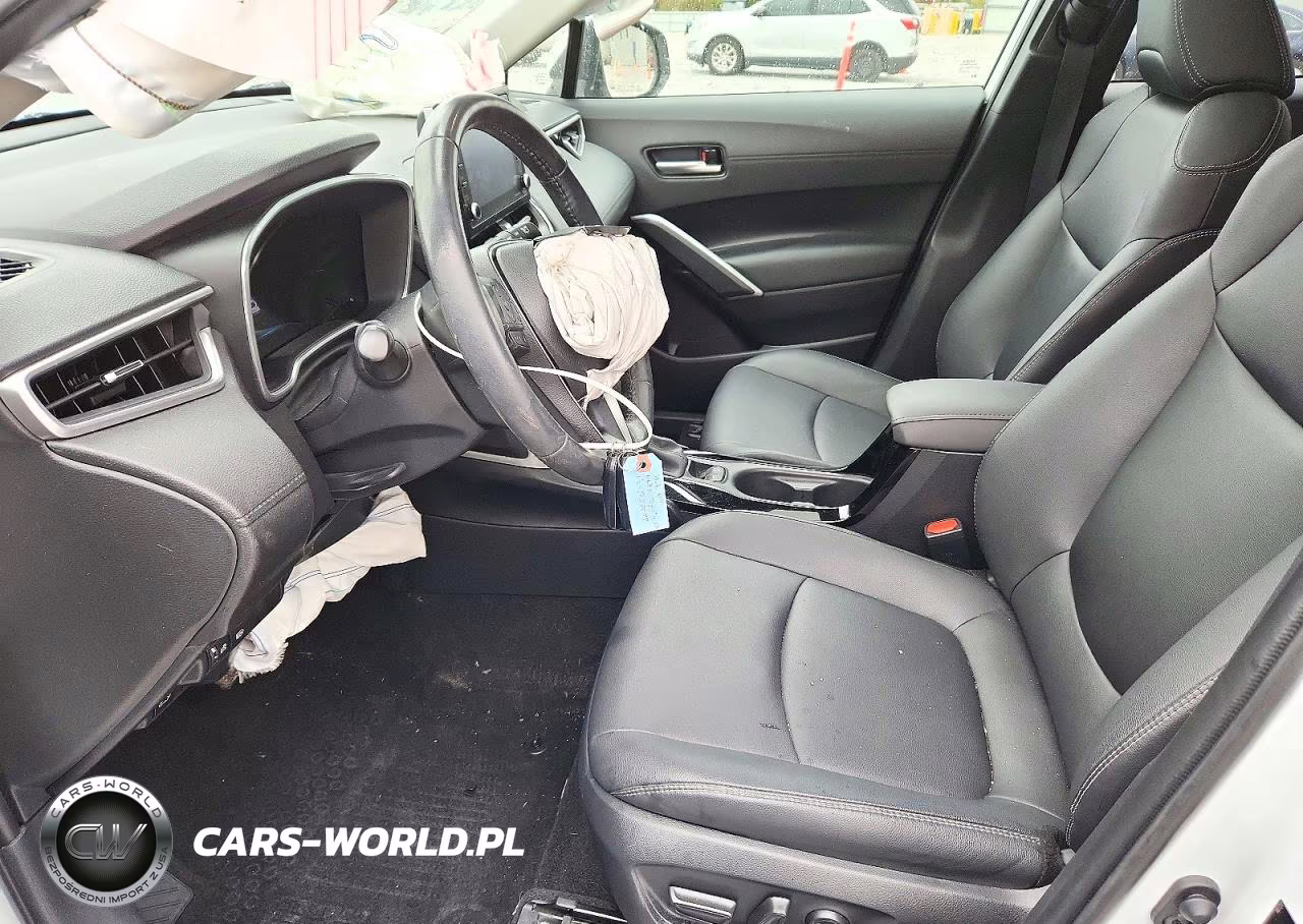 2022 Toyota Corolla Cross Xle VIN:7MUDAABG6NV037000 - 7