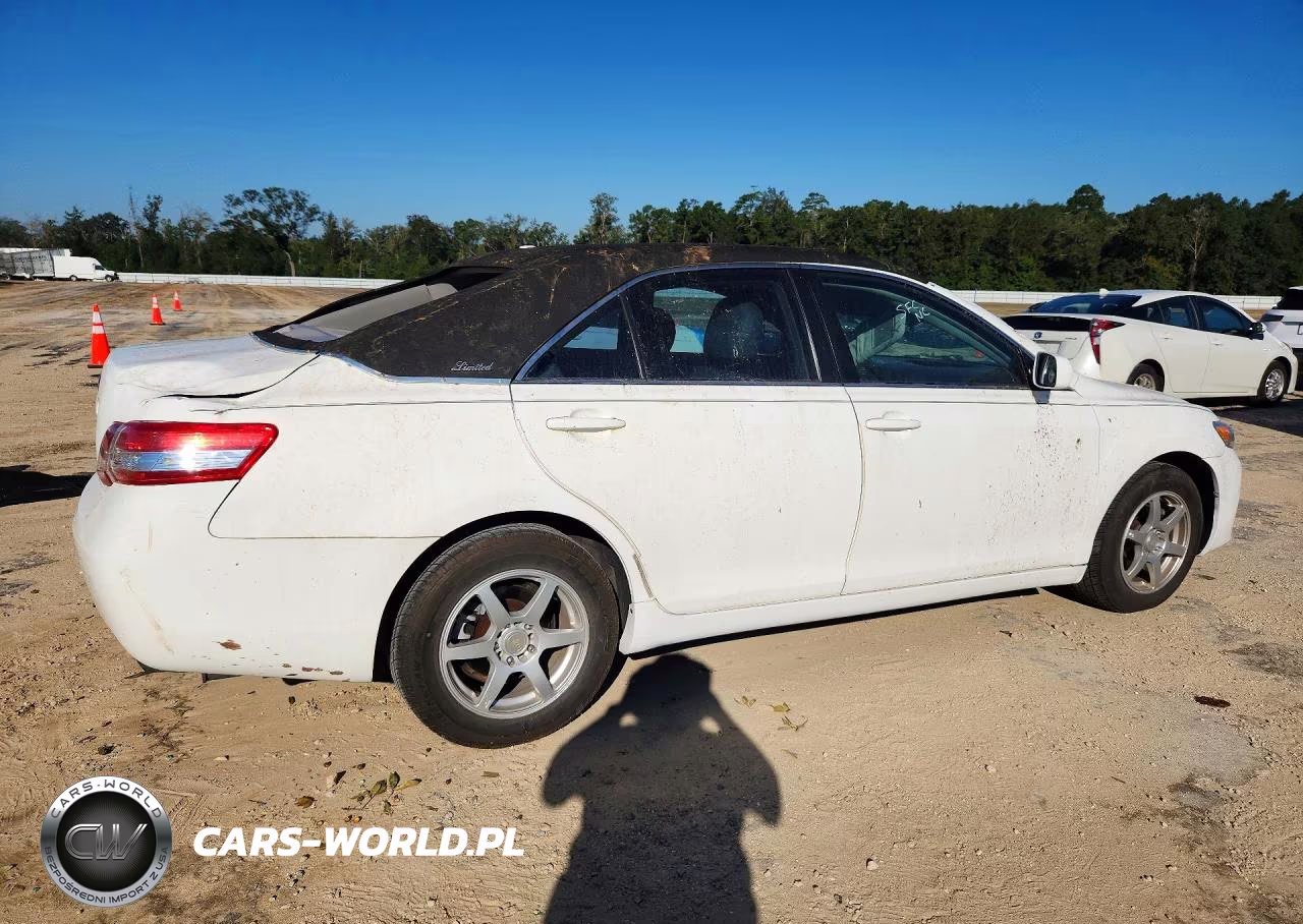 2011 Toyota Camry Le VIN:4T1BF3EK9BU581802 - 3