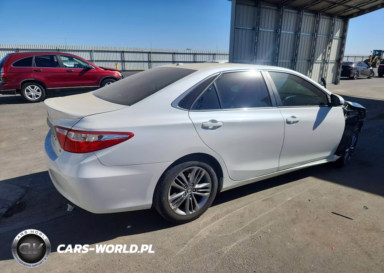 2016 Toyota Camry Se VIN:4T1BF1FK5GU249110 - 3