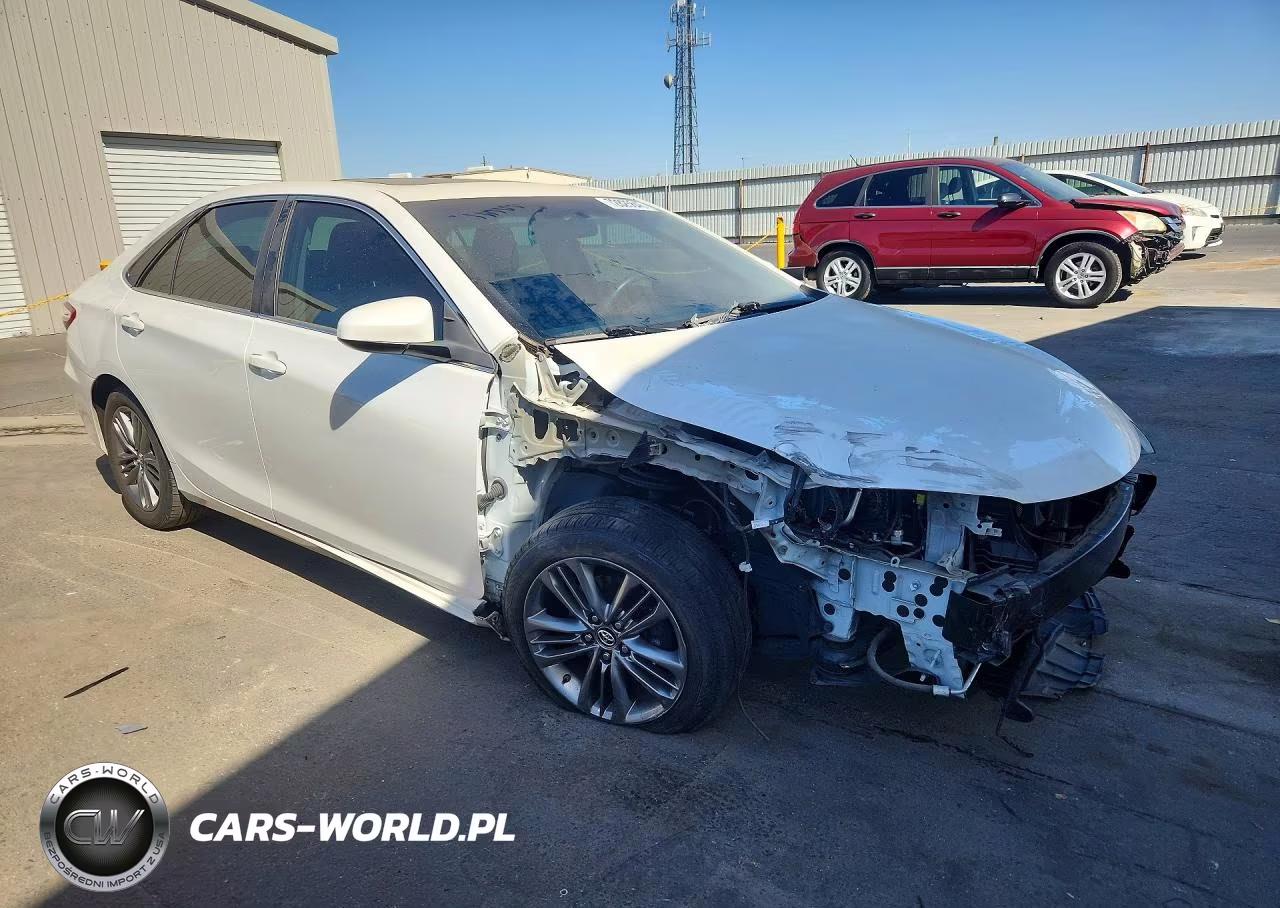 2016 Toyota Camry Se VIN:4T1BF1FK5GU249110 - 4