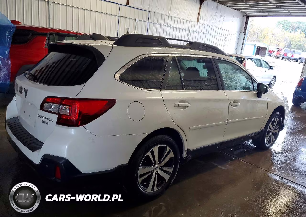 2018 Subaru Outback 3.6R Limited VIN:4S4BSENC8J3342620 - 3