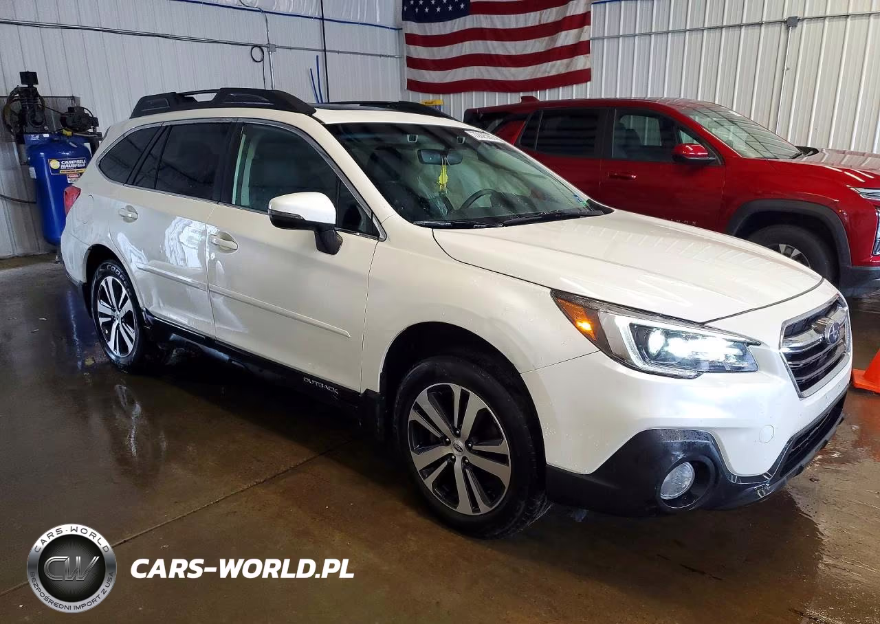 2018 Subaru Outback 3.6R Limited VIN:4S4BSENC8J3342620 - 4