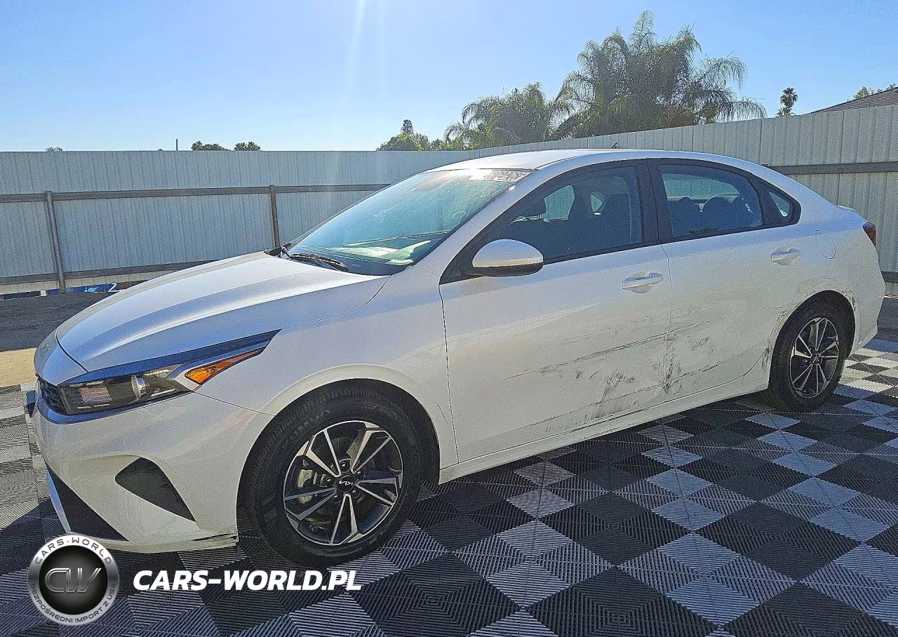 2023 Kia Forte Lxs