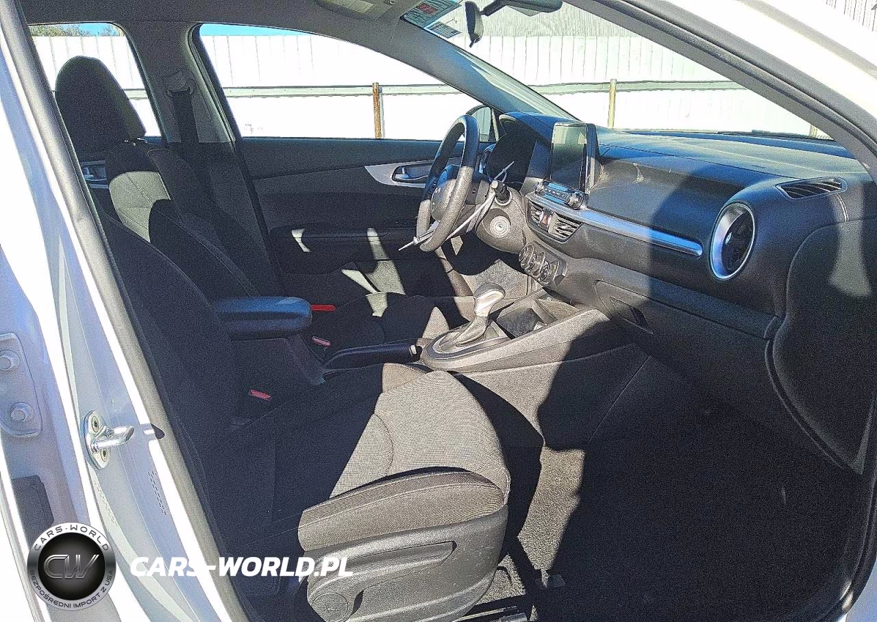 2023 Kia Forte Lxs VIN:3KPF24ADXPE558341 - 13