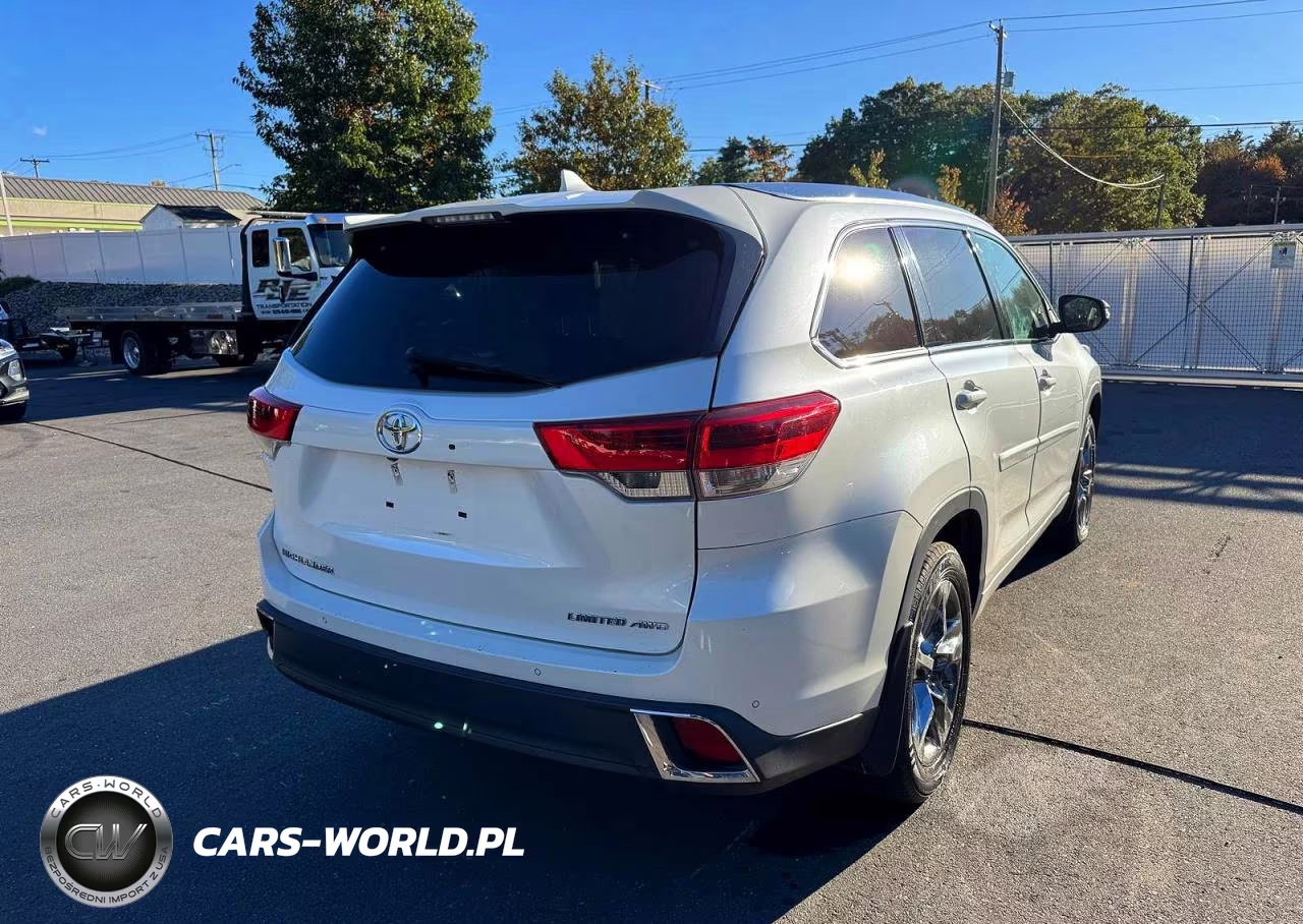 2018 Toyota Highlander Limited Platinum VIN:5TDDZRFH2JS856794 - 3
