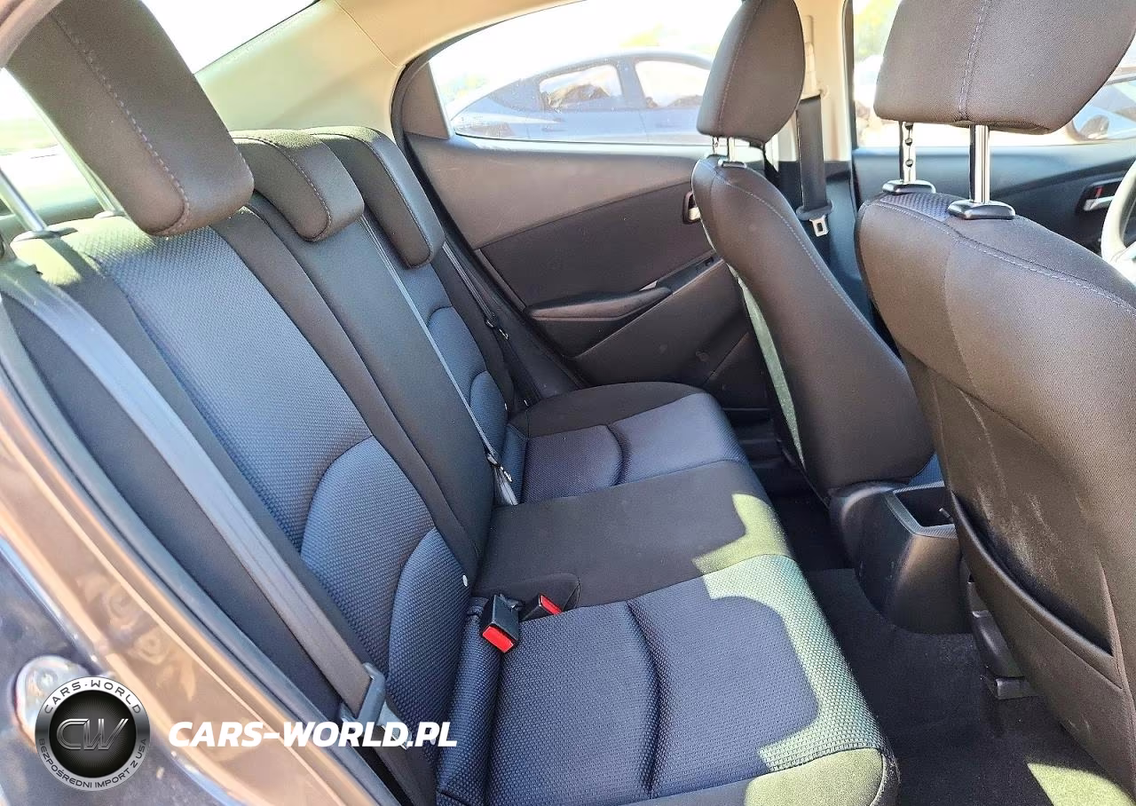 2019 Toyota Yaris Le VIN:3MYDLBYVXKY509849 - 10