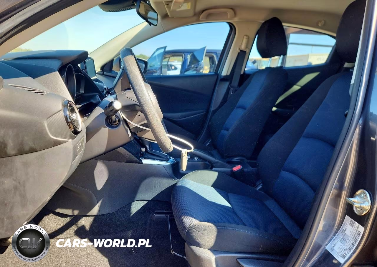 2019 Toyota Yaris Le VIN:3MYDLBYVXKY509849 - 7