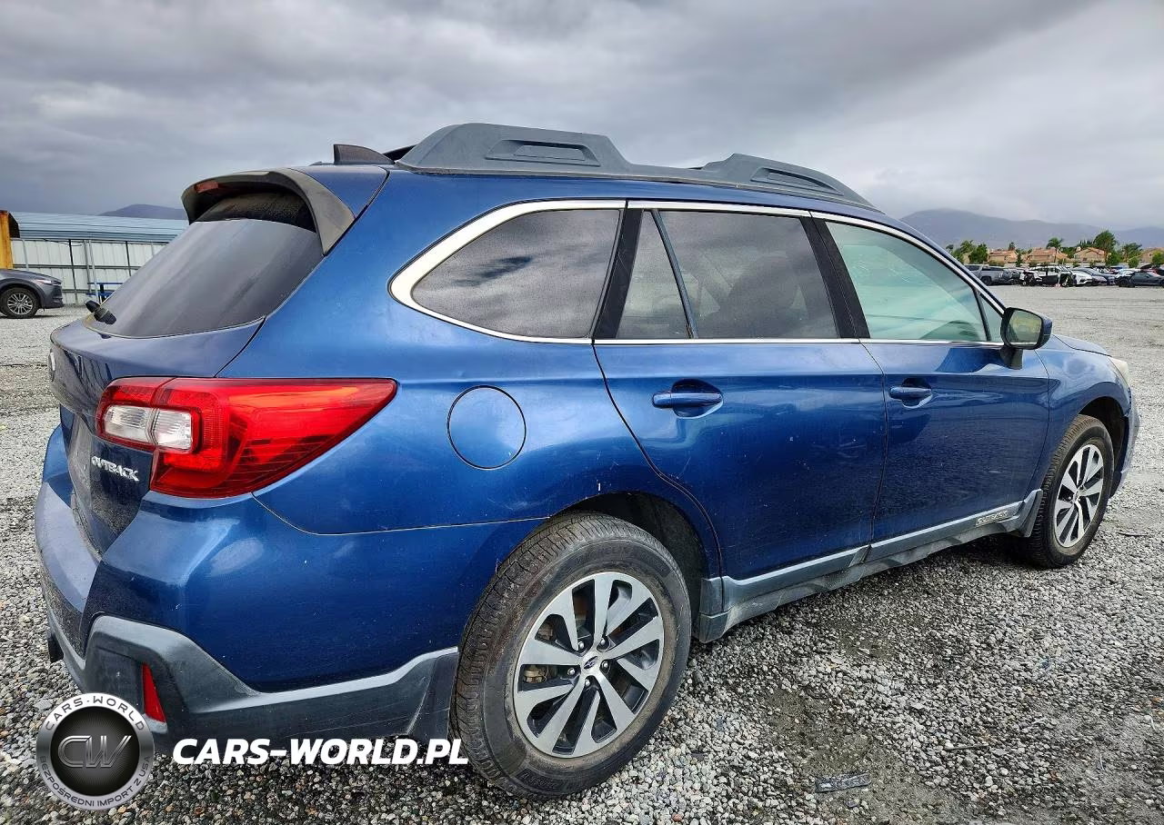 2019 Subaru Outback 2.5I Premium VIN:4S4BSAFC4K3353963 - 3