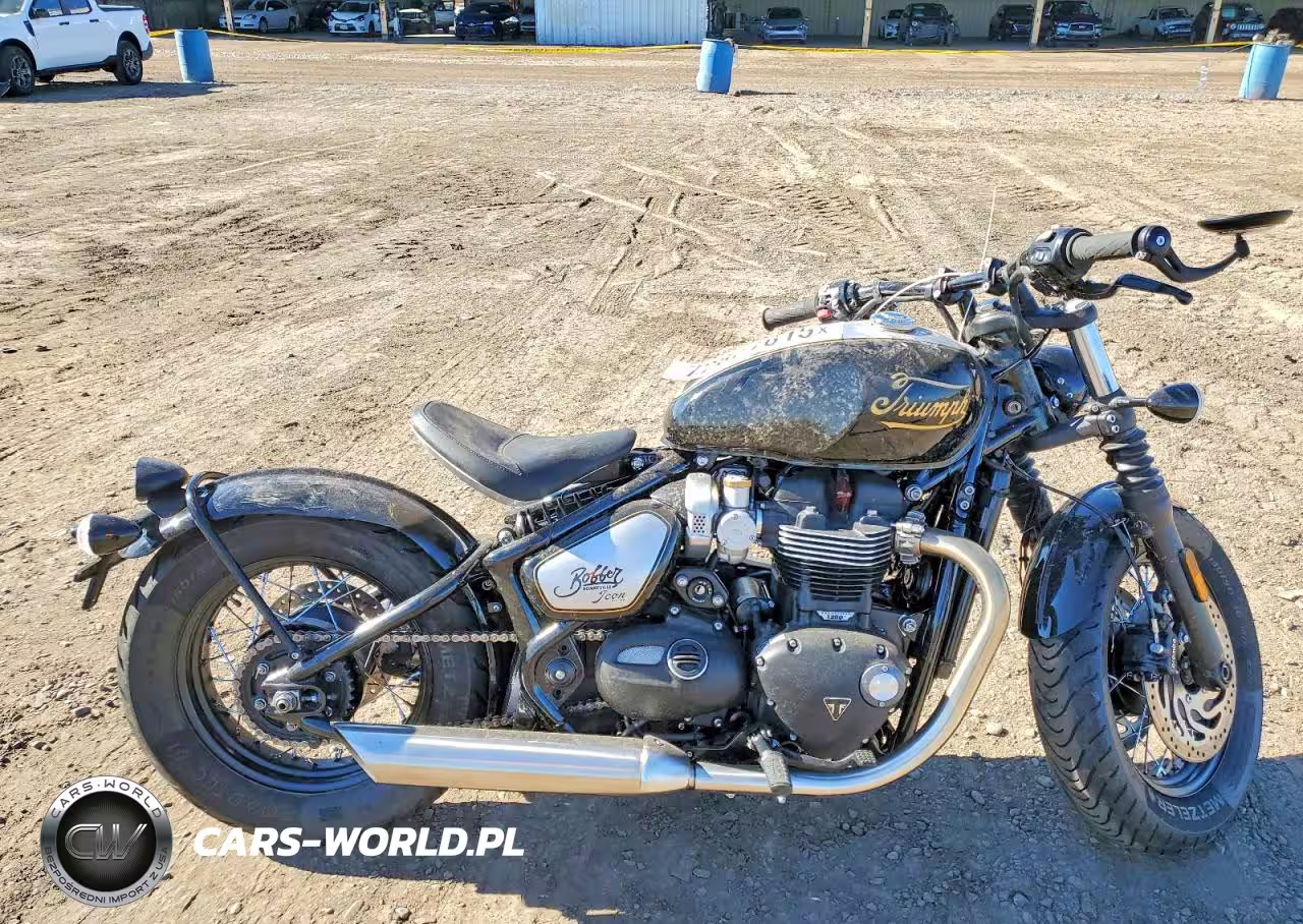 2025 Triumph Motorcycle Bonneville Bobber