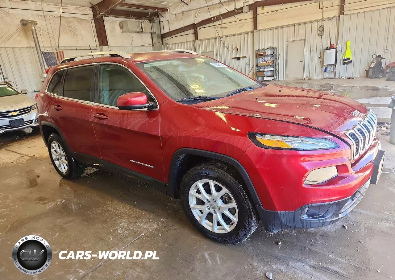 2017 Jeep Cherokee Latitude VIN:1C4PJMCS0HW631517 - 4