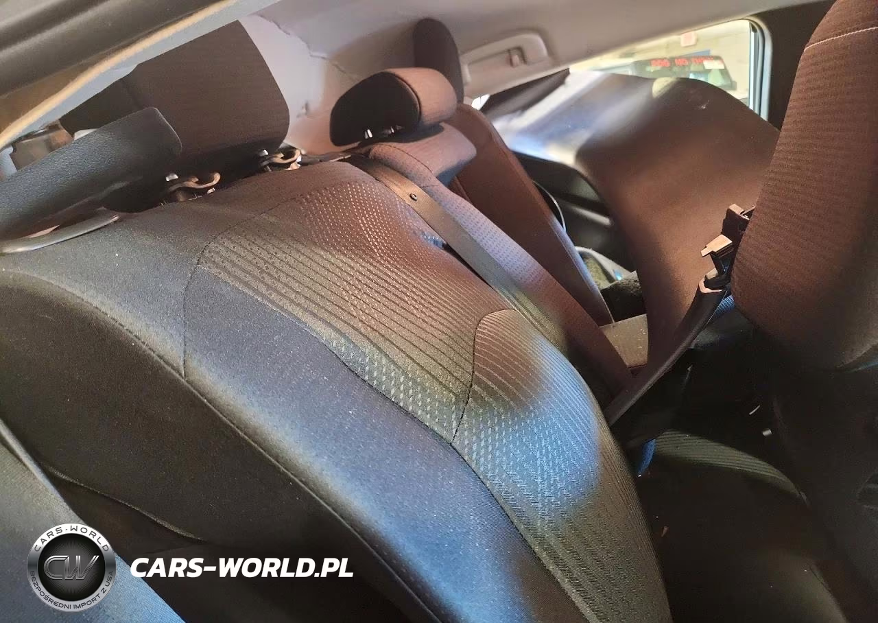 2021 Toyota Prius Prime Le VIN:JTDKAMFP3M3186817 - 10