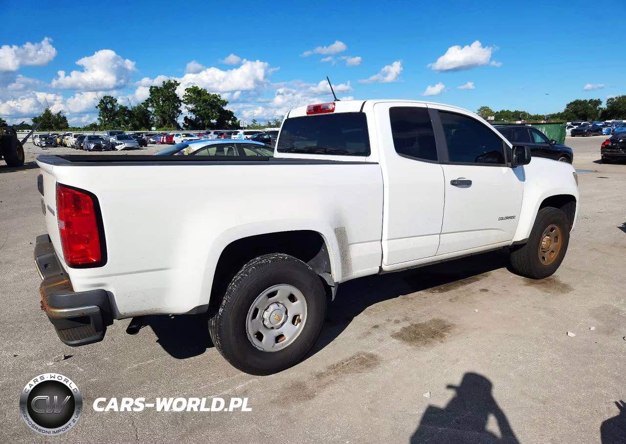 2018 Chevrolet Colorado VIN:1GCHSBEA6J1322311 - 3