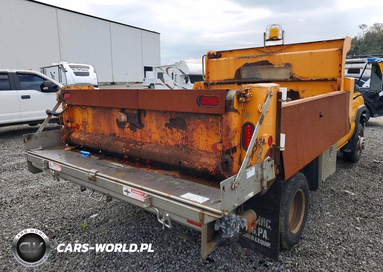 2005 Chevrolet Silverado Dump Truck VIN:1GBJK34215E288959 - 10