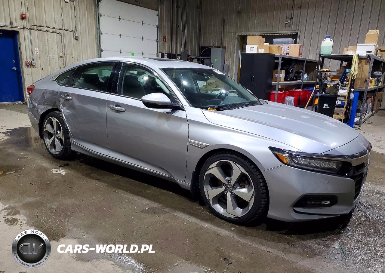 2018 Honda Accord Touring VIN:1HGCV2F95JA043455 - 4