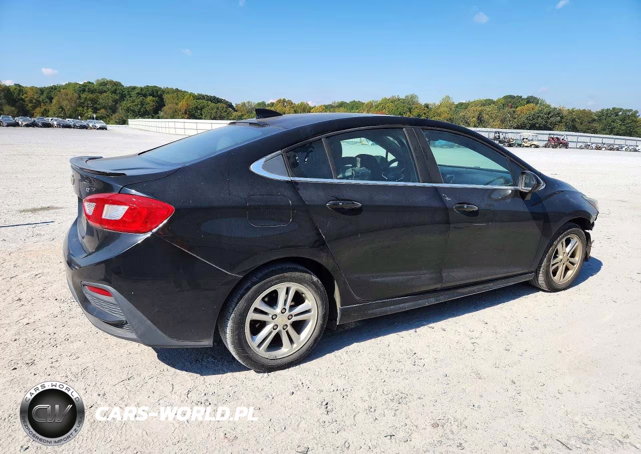 2017 Chevrolet Cruze Lt VIN:1G1BE5SM0H7233296 - 3