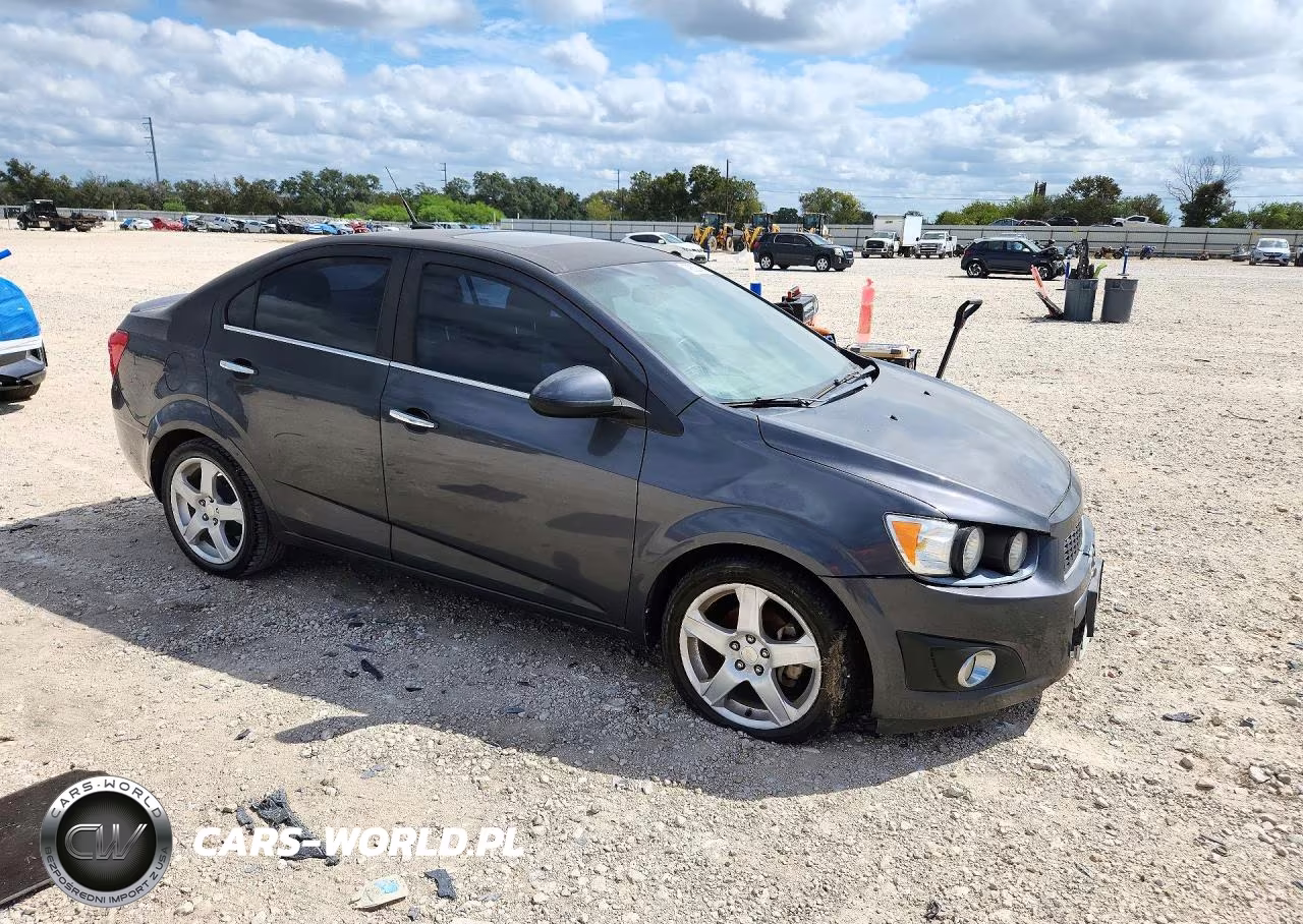 2013 Chevrolet Sonic Ltz VIN:1G1JE5SB9D4186761 - 4