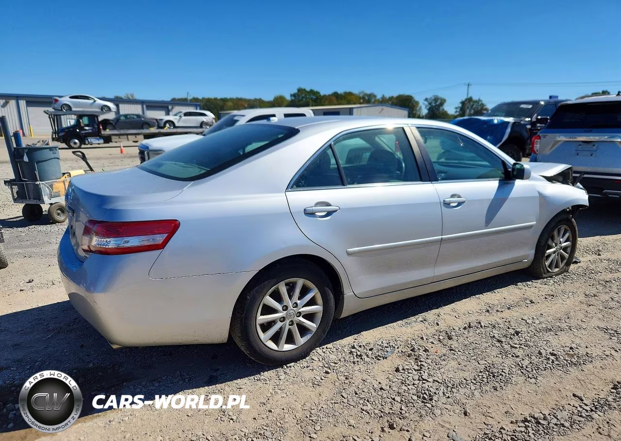2011 Toyota Camry Xle VIN:4T1BF3EK3BU136875 - 3