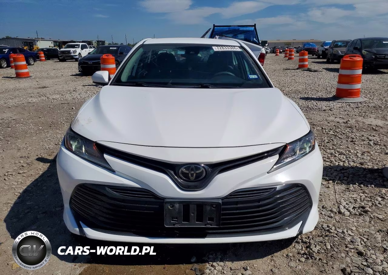2020 Toyota Camry Le VIN:4T1C11AK4LU332516 - 5