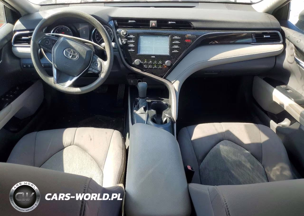 2020 Toyota Camry Le VIN:4T1C11AK4LU332516 - 8
