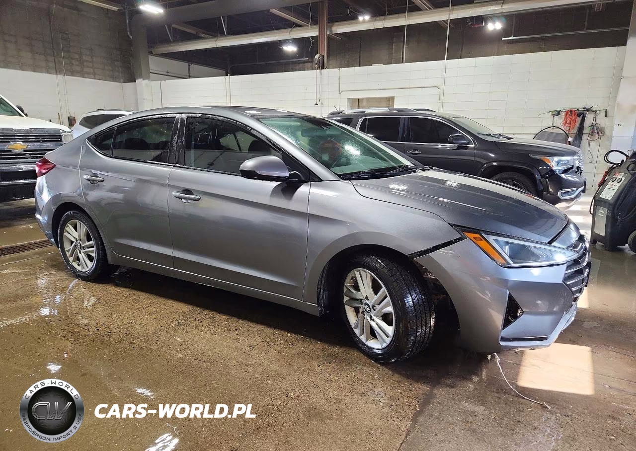 2019 Hyundai Elantra Sel VIN:5NPD84LF6KH403813 - 4