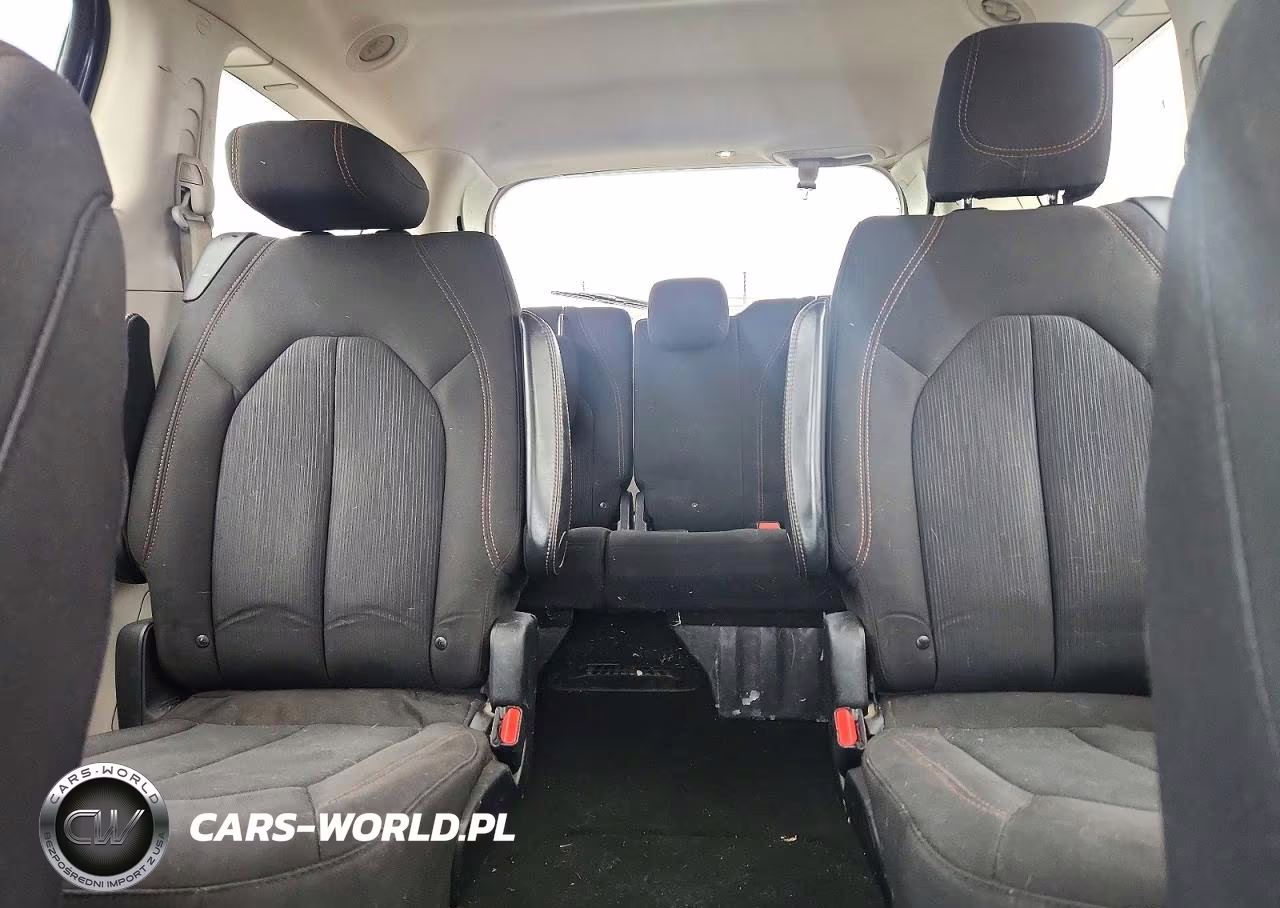 2017 Chrysler Pacifica Lx VIN:2C4RC1CG9HR519756 - 10