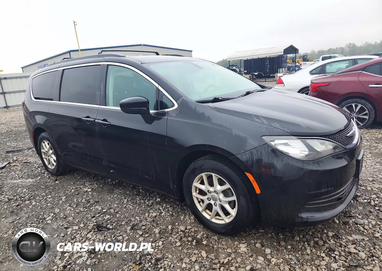2017 Chrysler Pacifica Lx VIN:2C4RC1CG9HR519756 - 4