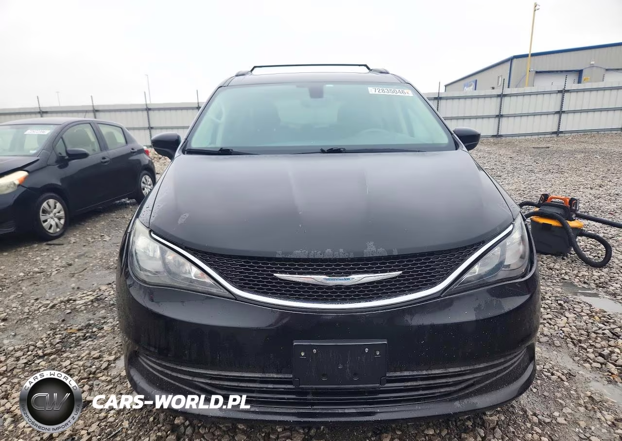 2017 Chrysler Pacifica Lx VIN:2C4RC1CG9HR519756 - 5