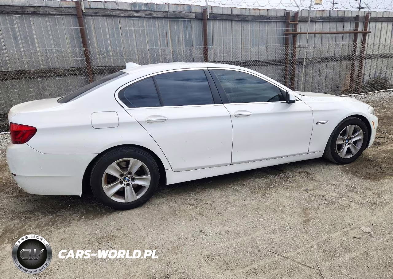 2013 BMW 528 I VIN:WBAXG5C52DDY33258 - 3