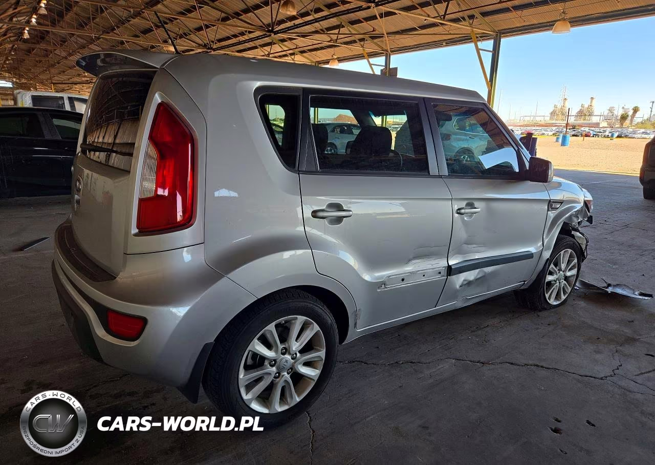 2013 Kia Soul Base VIN:KNDJT2A59D7773418 - 3