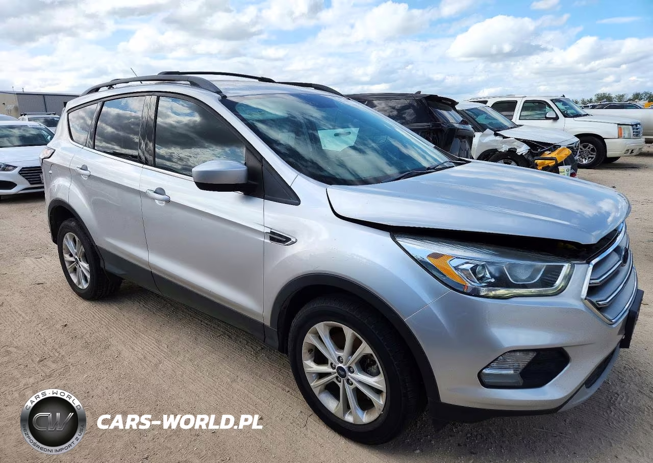 2017 Ford Escape Se VIN:1FMCU9G9XHUE71793 - 4