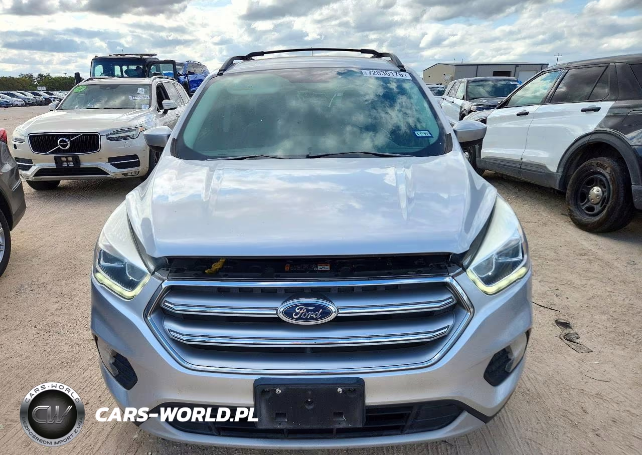 2017 Ford Escape Se VIN:1FMCU9G9XHUE71793 - 5