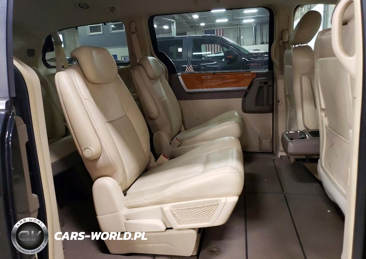 2010 Chrysler Town & Country Limited VIN:2A4RR6DX2AR152788 - 11