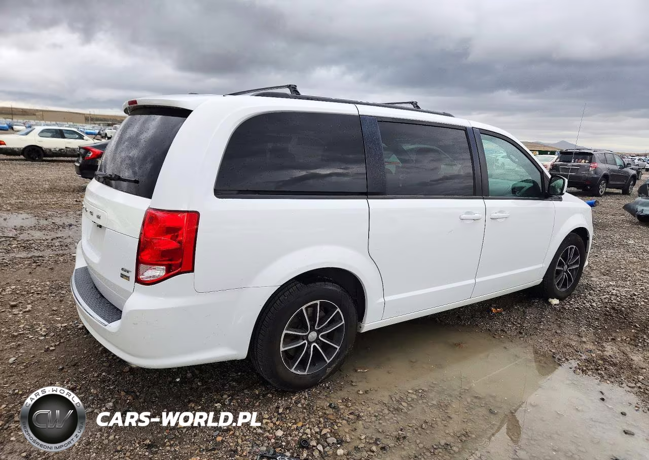 2018 Dodge Grand Caravan Gt VIN:2C4RDGEG2JR239616 - 3