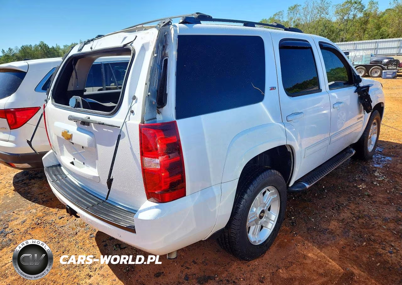 2013 Chevrolet Tahoe C1500 Lt VIN:1GNSCBE0XDR251735 - 3