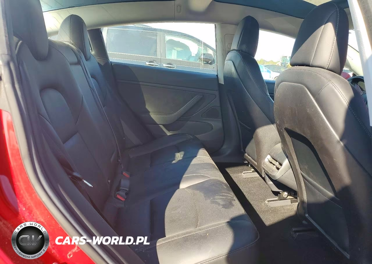2018 Tesla Model 3 VIN:5YJ3E1EAXJF050137 - 10
