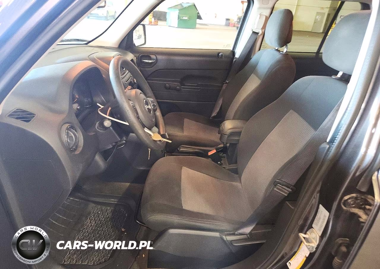 2016 Jeep Patriot Sport VIN:1C4NJPBA0GD727725 - 7