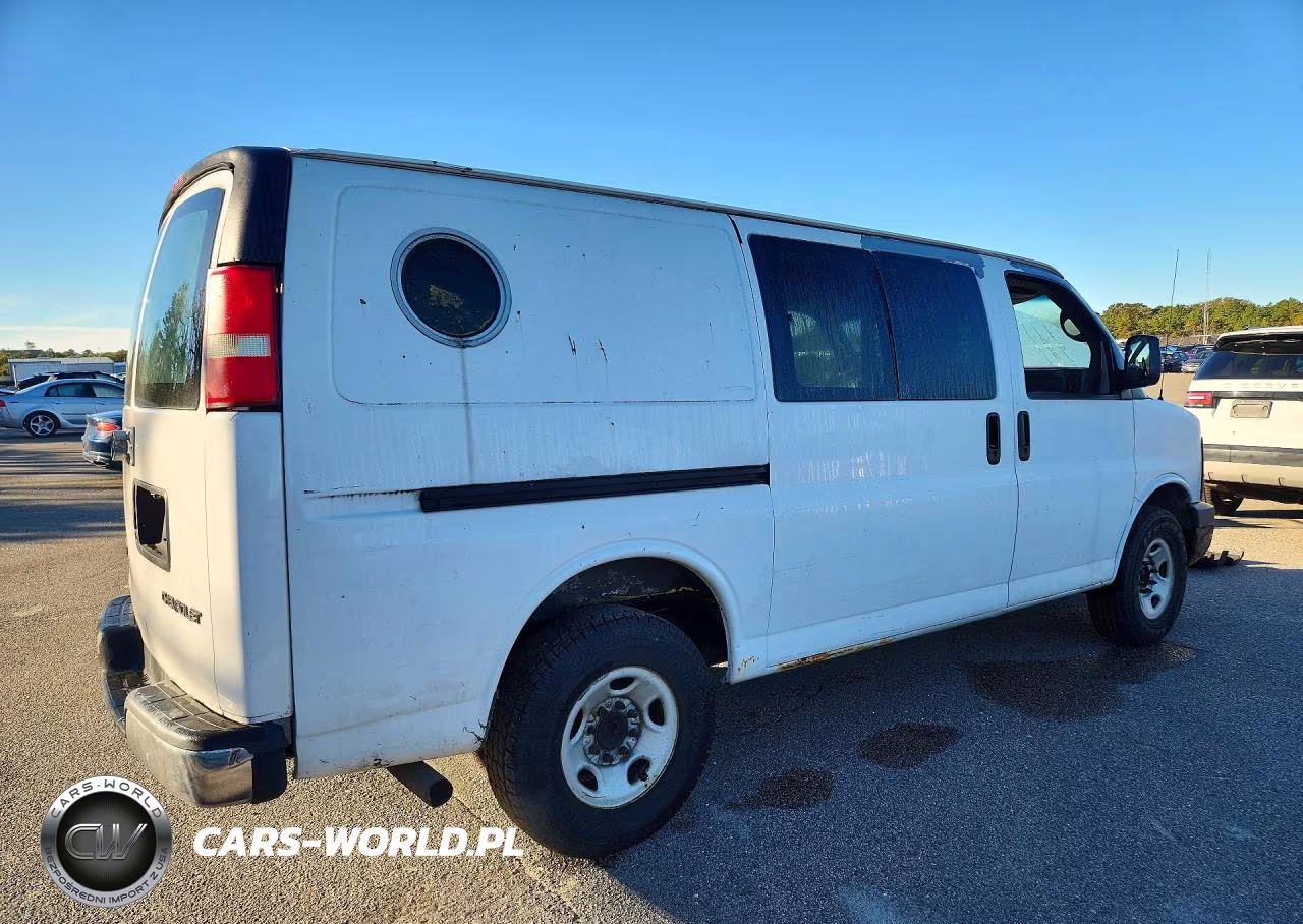 2007 Chevrolet Chevy Van VIN:1GCHG35U071223736 - 3