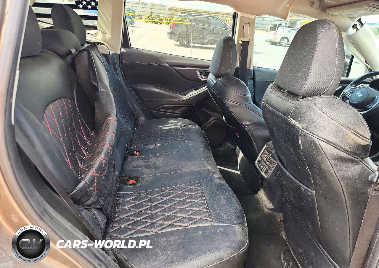 2019 Subaru Forester Premium VIN:JF2SKAGC1KH465191 - 11