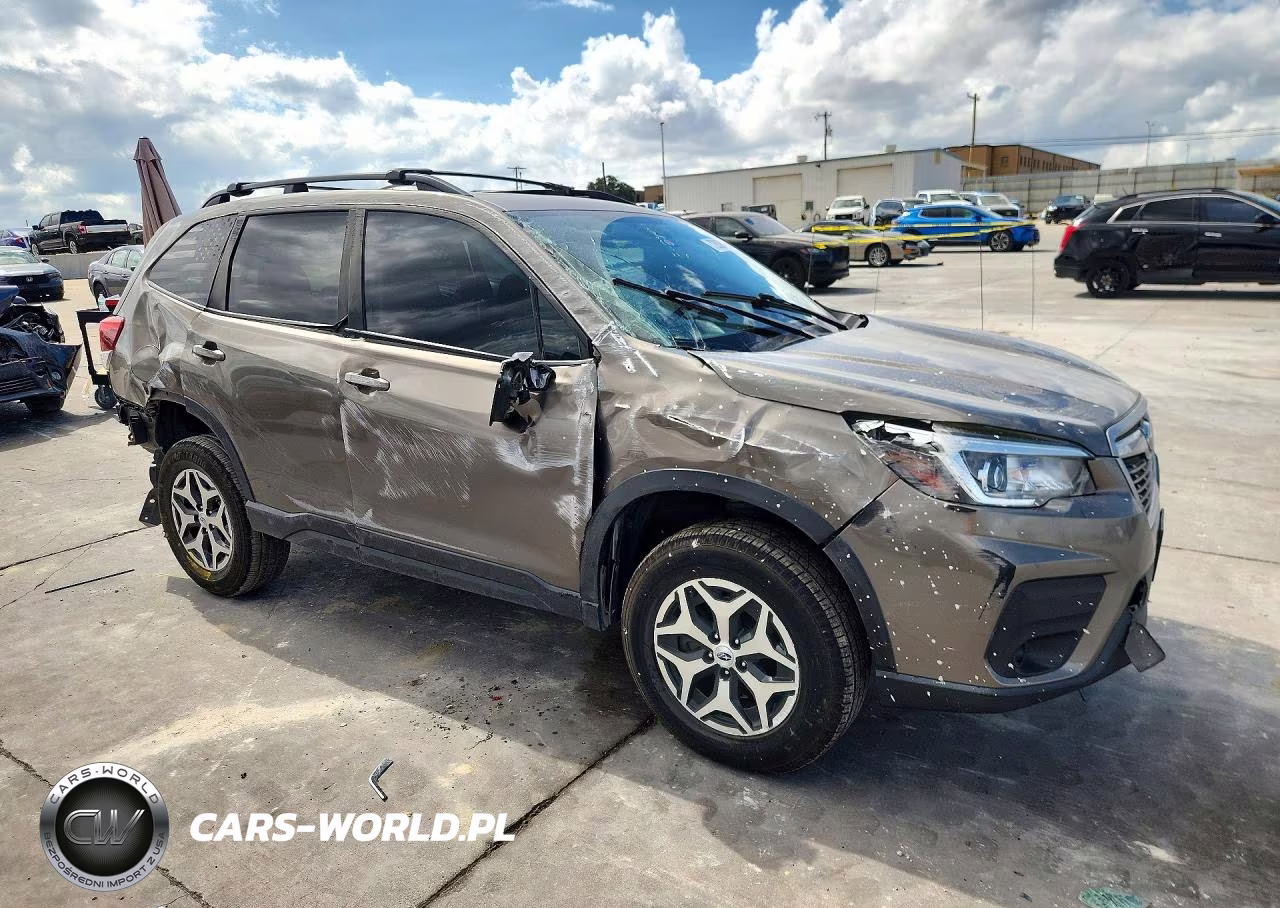 2019 Subaru Forester Premium VIN:JF2SKAGC1KH465191 - 4