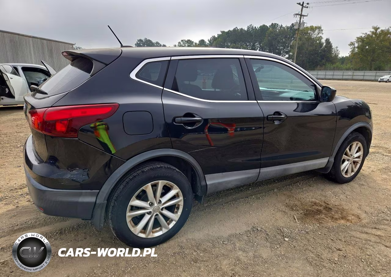 2018 Nissan Rogue Sport S VIN:JN1BJ1CP9JW158634 - 3
