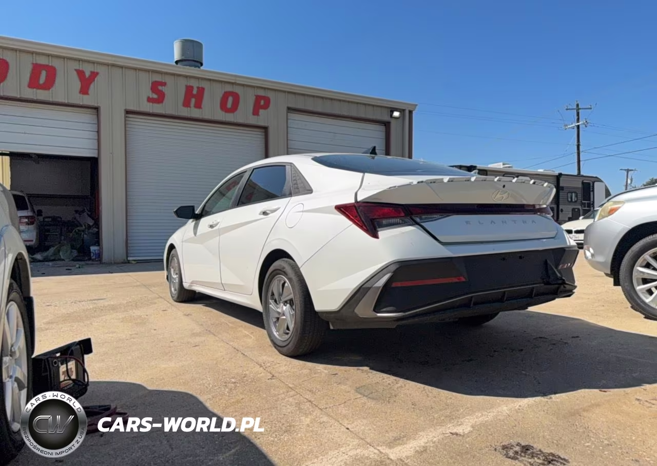 2026 Hyundai Elantra Sel Sport VIN:KMHLM4DG5TU195893 - 3
