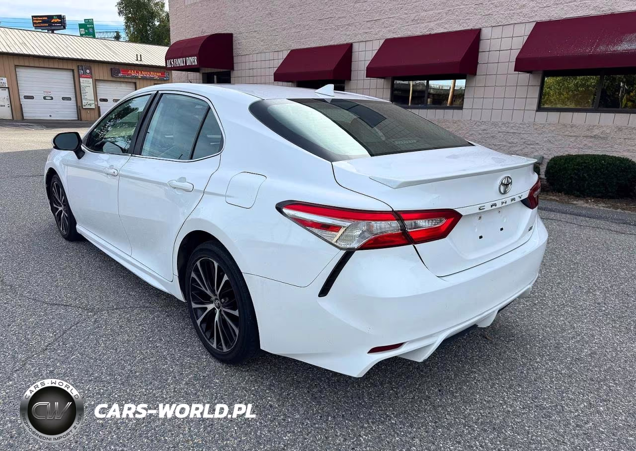 2020 Toyota Camry Se VIN:4T1G11AK1LU915160 - 3