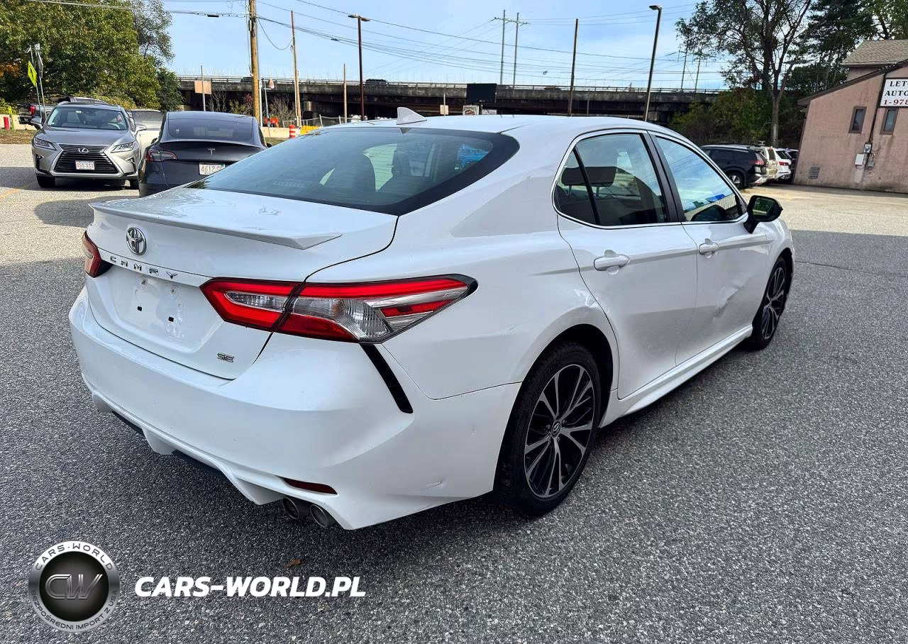 2020 Toyota Camry Se VIN:4T1G11AK1LU915160 - 4