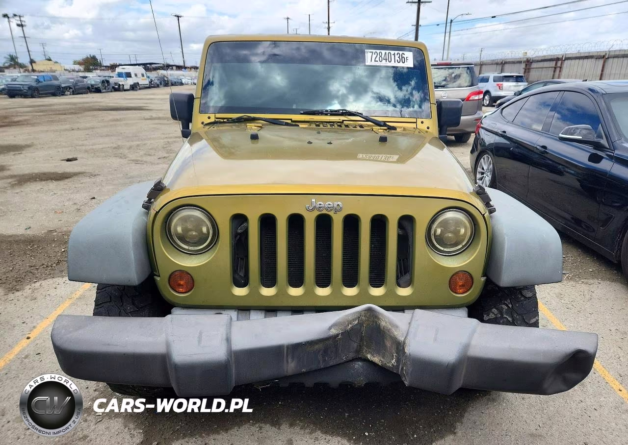 2008 Jeep Wrangler Unlimited X VIN:1J4GB39108L570784 - 5