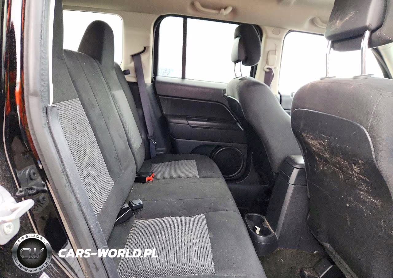 2016 Jeep Patriot Latitude VIN:1C4NJRFB7GD685777 - 10