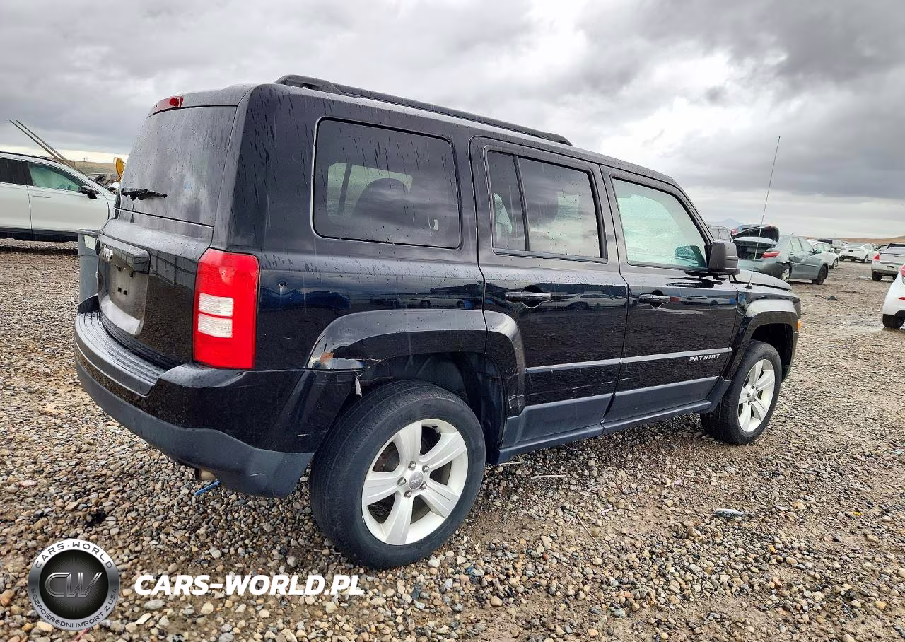 2016 Jeep Patriot Latitude VIN:1C4NJRFB7GD685777 - 3